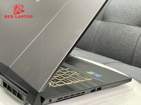 Red laptop Laptop MSI Pulse GL76 11UEK 048VN 5 1