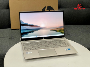 Red laptop HP Pavilion 15 eg2062TU i3 1215U.jpg