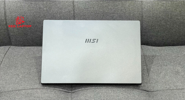 Red laptop. laptop MSI Modern 15 A5M R7 5700U.jpg