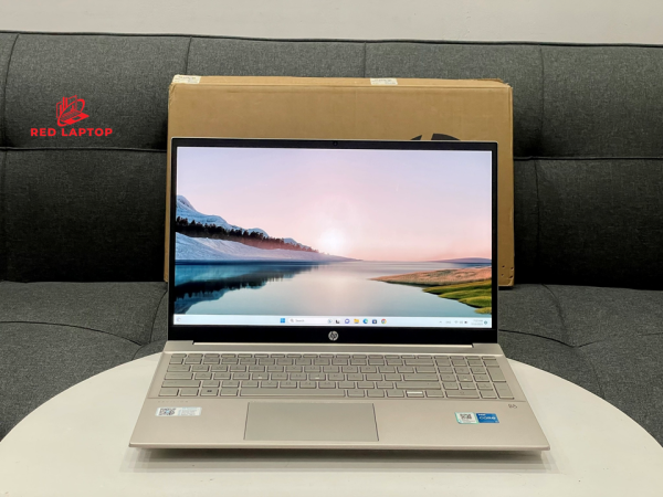Red laptop.HP Pavilion 15 eg2062TU i3 1215U.jpg