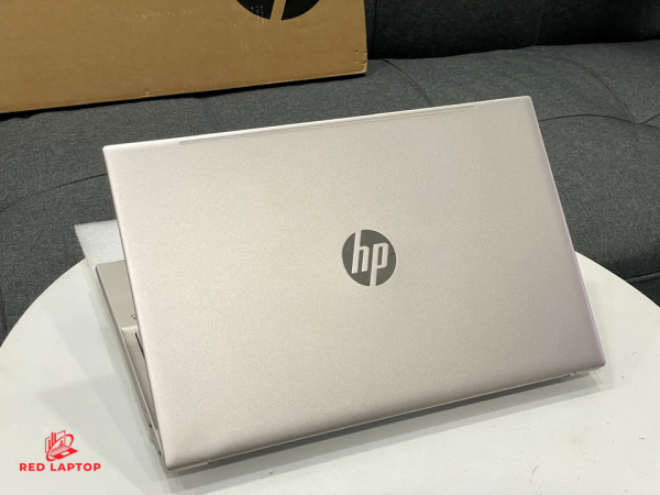 Red laptop HP Pavilion 15 eg2062TU i3.jpg