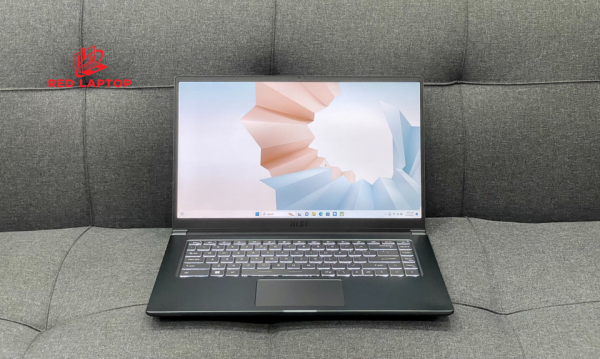Red laptop MSI Modern 15 A5M R7 5700U.jpg