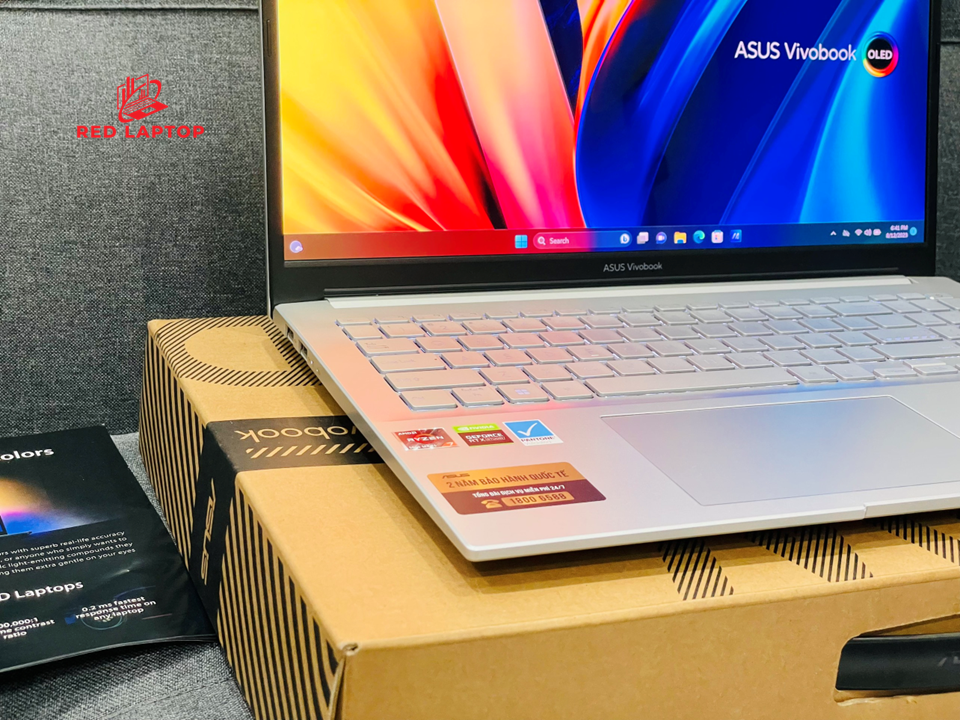 Red laptop_laptop Asus Vivobook Pro 15 OLED M6500QC.jpg Red laptop laptop Asus Vivobook Pro 15 OLED M6500QC.jpg