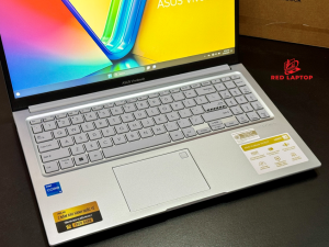 Red laptop Asus Vivobook 15 X1504VA NJ025W.jpg