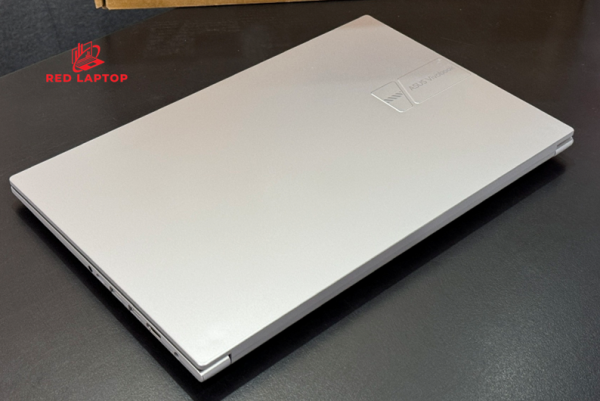 Red laptop. Laptop Asus Vivobook 15 X1504VA NJ025W.jpg