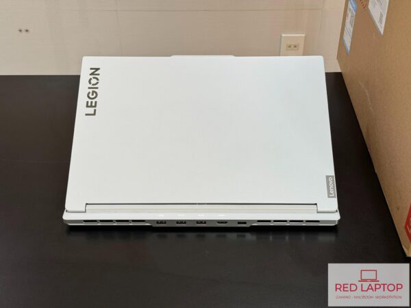 Red laptop Lenovo Legion Slim 7i 16IRH8 2023