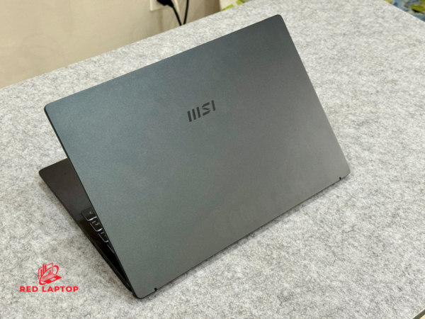 Red laptop. Laptop MSI Modern 14 Ryzen 5 5500U.jpg