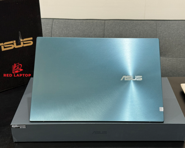 Red laptop. laptop Asus ZenBook Duo UX481F i5 10210U.jpg