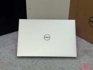 Red laptop Dell XPS 15 9520 i9 12900HK
