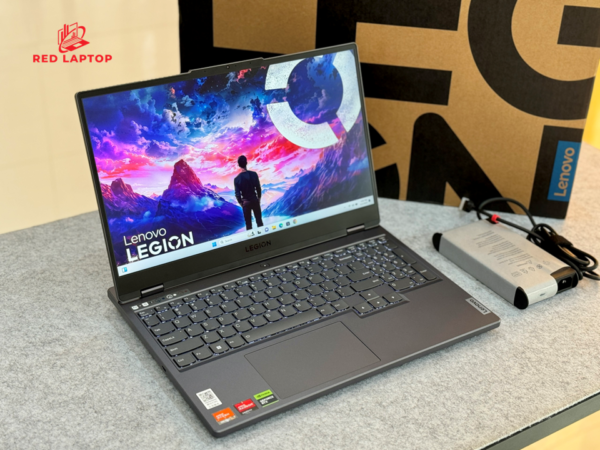 Red laptop Lenovo Legion 5 R7000 APH9 R7 7840H.jpg