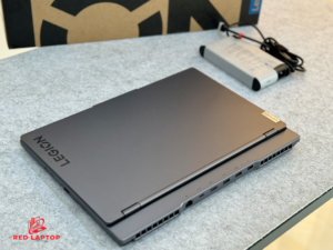 Red laptop.laptop Lenovo Legion 5 R7000 APH9 R7 7840H.jpg