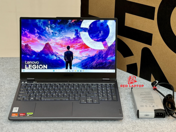 Red laptop Lenovo Legion 5 R7000 APH9 R7 7840H.jpg