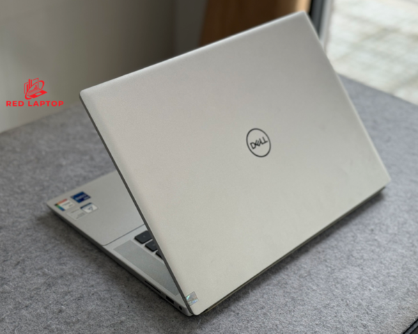 Red Laptop.Dell Inspiron 16 5620 i7 1260P.jpg
