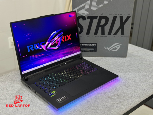 Red laptop Asus Rog Strix SCAR 18 G834JYR R6011W.jpg