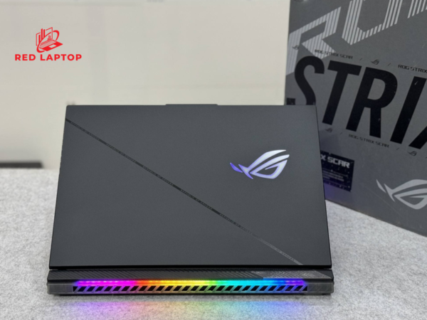 Red laptop laptop Asus Rog Strix SCAR 18 G834JYR R6011W i9 14900HX.jpg