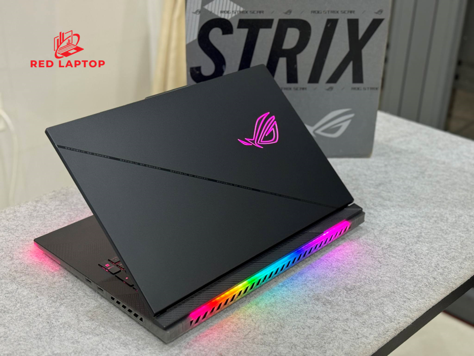 Red laptop laptop Asus Rog Strix SCAR 18 G834JYR R6011W.jpg 1