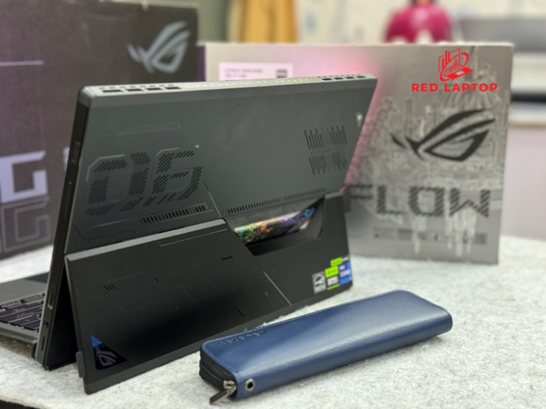 Red laptop ASUS ROG Flow Z13 GZ301VV.jpg