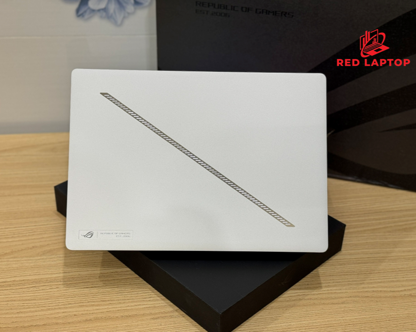 Red laptop-ASUS ROG Zephyrus G14 (2024) R9 8945HS.jpg Red laptop ASUS ROG Zephyrus G14 2024 R9 8945HS.jpg