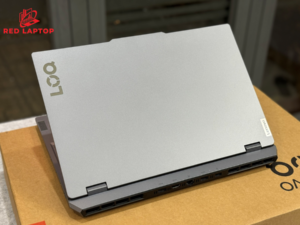 Red laptop Lenovo LOQ 2024 15ARP9 R7 7435HS.jpg