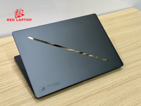 Red laptop ASUS ROG Zephyrus G14 GA403UV Ryzen 9 8945HS.jpg