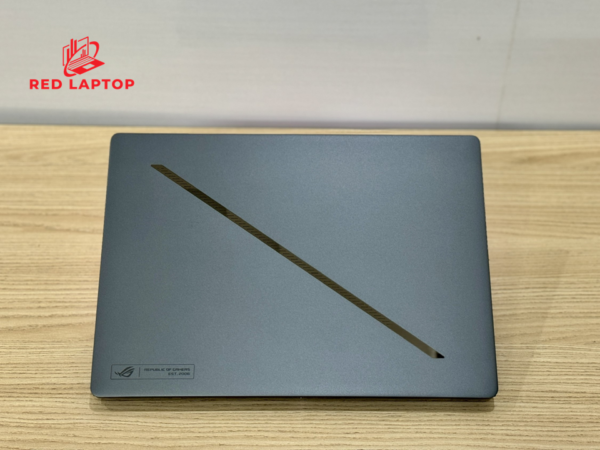 Red laptop.ASUS ROG Zephyrus G14 GA403UV.jpg