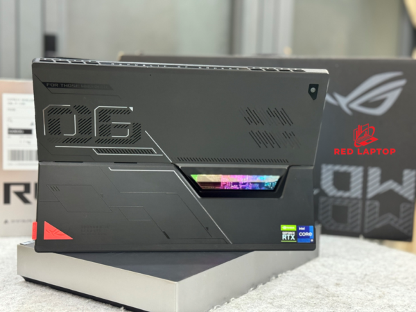 Red laptop Asus ROG Flow Z13 GZ301ZE 2022 i9 12900H.jpg