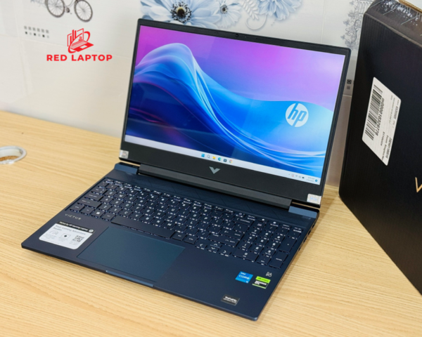 Red laptop HP Victus 15 FA1093DX 2023