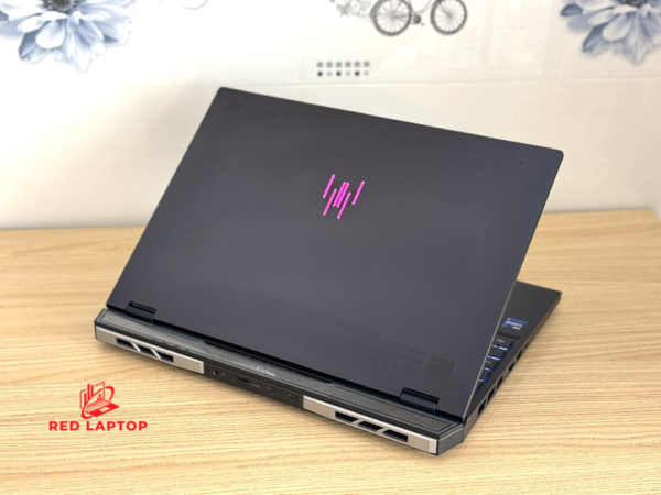 Red laptop Acer Predator Helios Neo 16 PHN16 72 2024.jpg 1