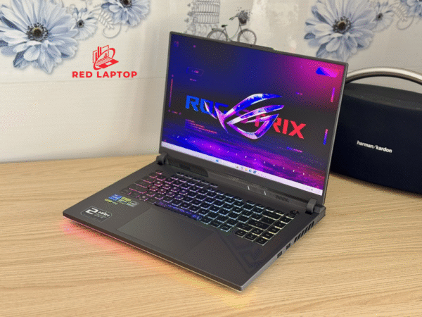 Red laptop Asus Gaming ROG Strix G16 G614JU N4132W.jpg