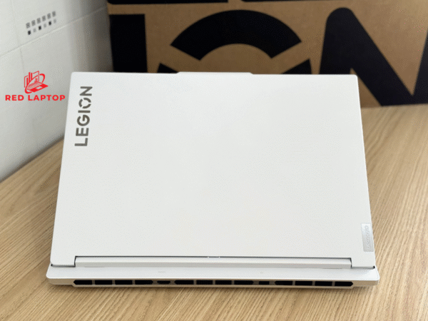 Red laptop Lenovo Legion 7 16IRX9 i7 14700HX.jpg 1
