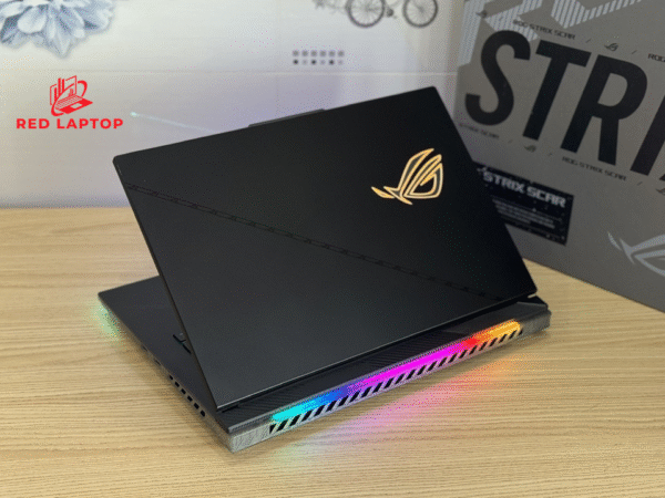 Red laptop Asus ROG Strix SCAR 16 G634JZ N4029W 2023.jpg
