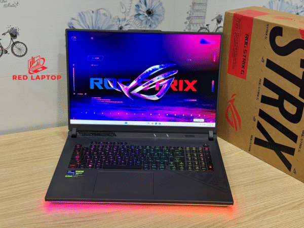Red laptop Asus ROG Strix G18 G814JI i9 13980HX.jpg