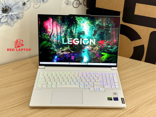 Red laptop Lenovo Legion 7 16IRX9 Core i7 14700HX.jpg