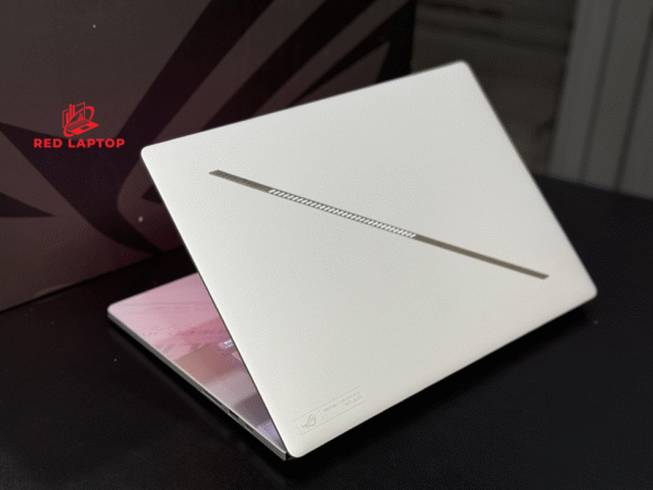 Red laptop ASUS ROG Zephyrus G16 GU605MI Core Ultra 9 185H.jpg