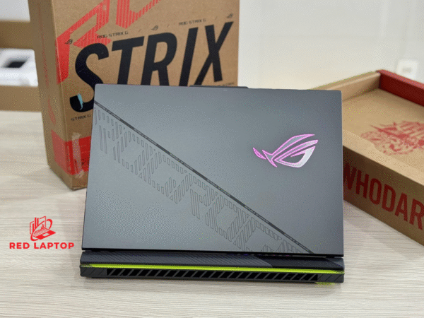 Red laptop.ASUS ROG Strix G16 G614JVR.jpg