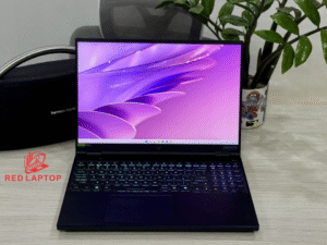 Red laptop Acer Predator Helios Neo 2024 PHN16 72.jpg